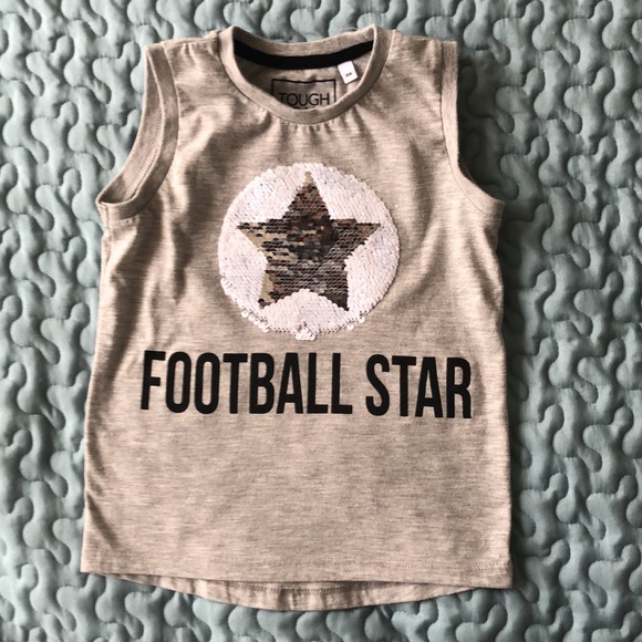 Boys and short and shirts - Picture 2 of 3